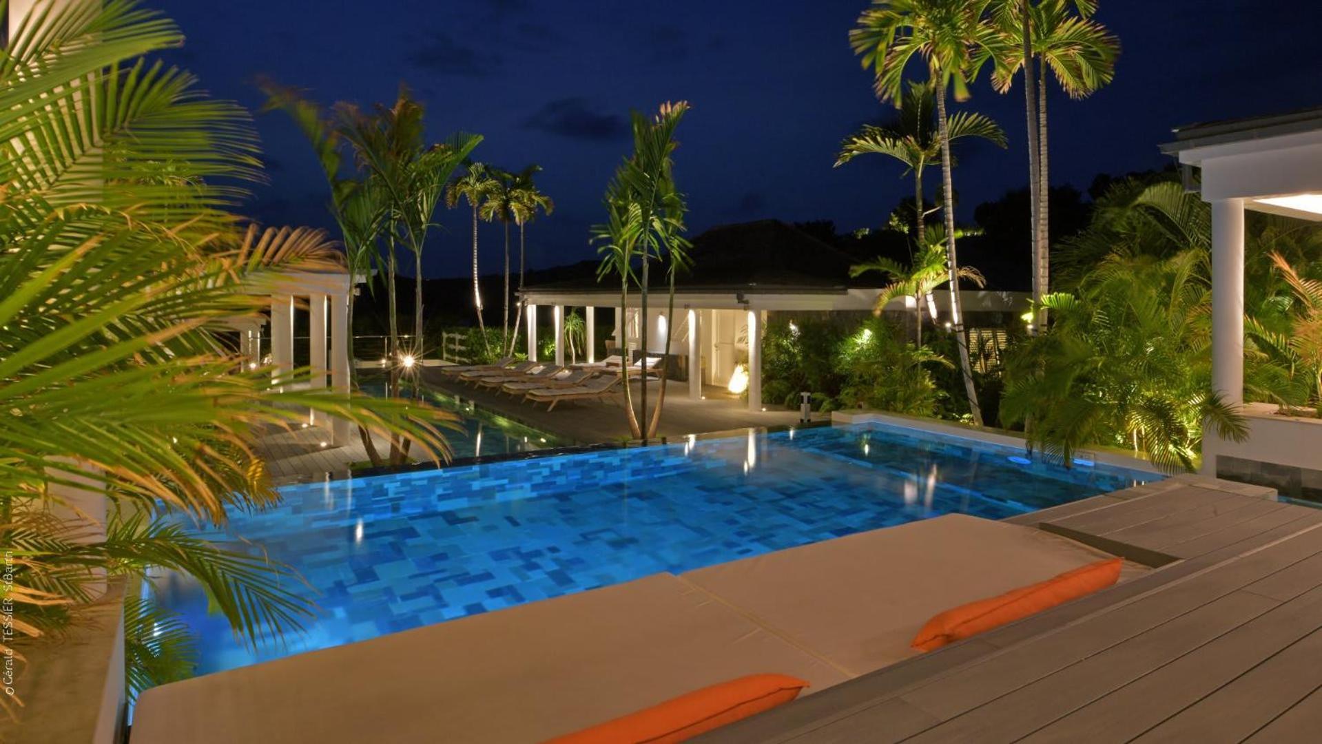 Modern Villa With Two Swimming Pools Petit Cul-de-Sac Exterior photo